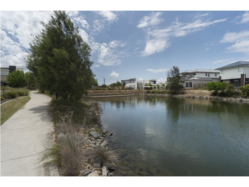 4 Spinnaker Way, Hope Island QLD 4212