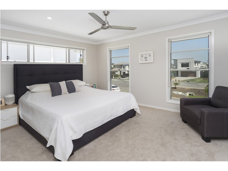 65 Harbour Rise, Hope Island QLD 4212