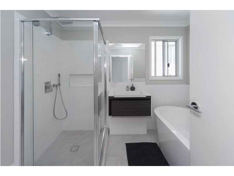 65 Harbour Rise, Hope Island QLD 4212