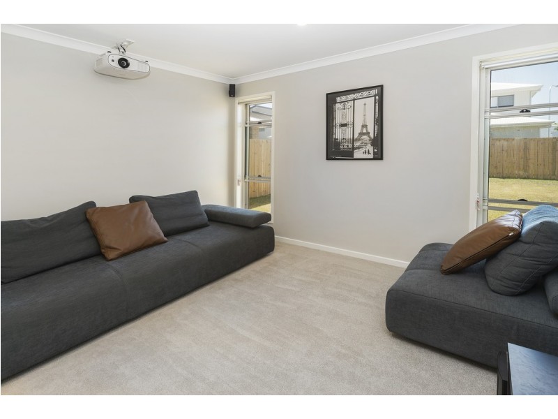 65 Harbour Rise, Hope Island QLD 4212