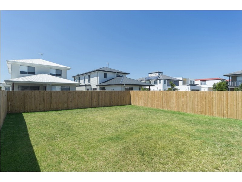 65 Harbour Rise, Hope Island QLD 4212