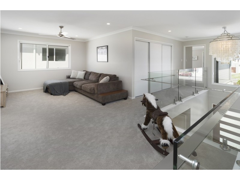 65 Harbour Rise, Hope Island QLD 4212