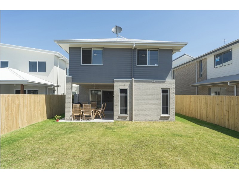 65 Harbour Rise, Hope Island QLD 4212