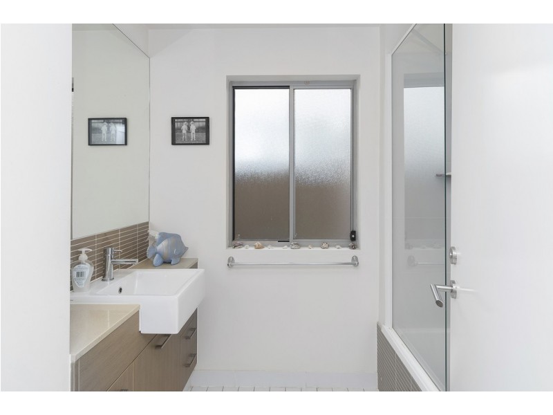 913/64-68 Sickle Avenue, Hope Island QLD 4212