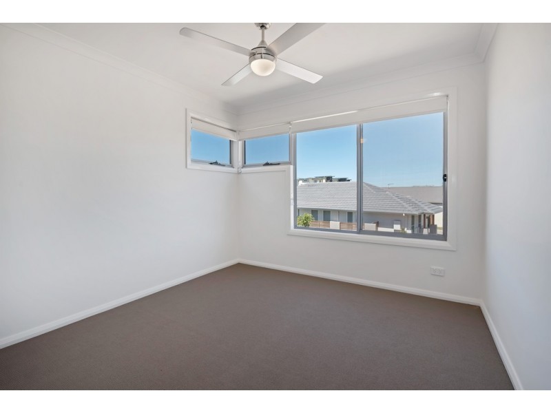 7/37 Azure Way, Hope Island QLD 4212