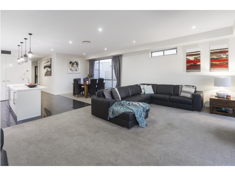 7611 Fairway Boulevard, Hope Island QLD 4212
