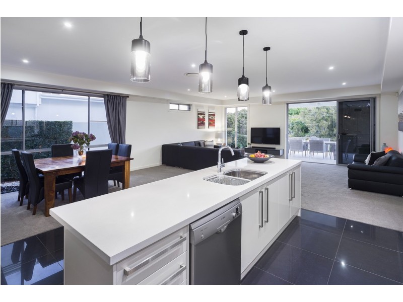 7611 Fairway Boulevard, Hope Island QLD 4212