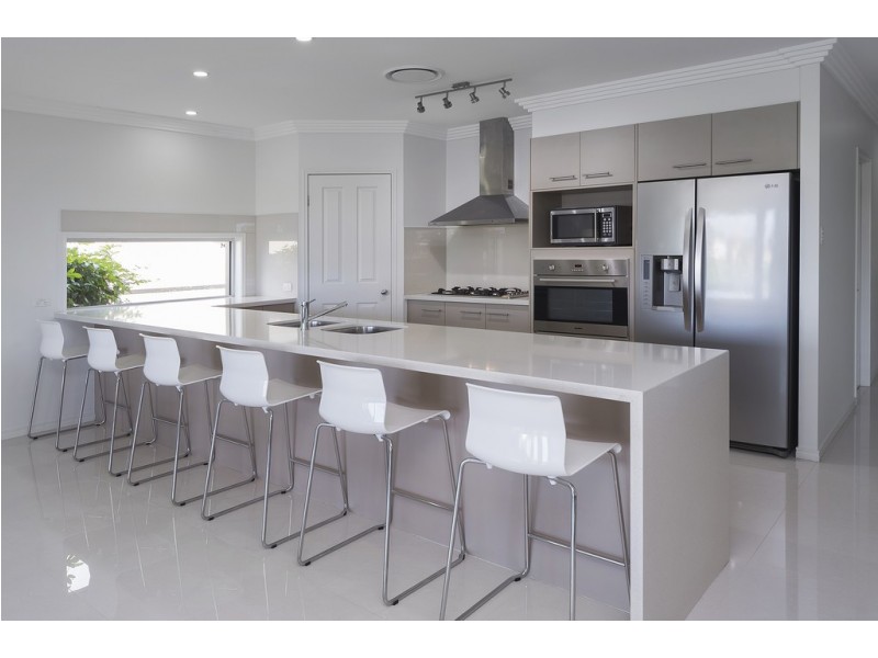 126 The Peninsula, Helensvale QLD 4212