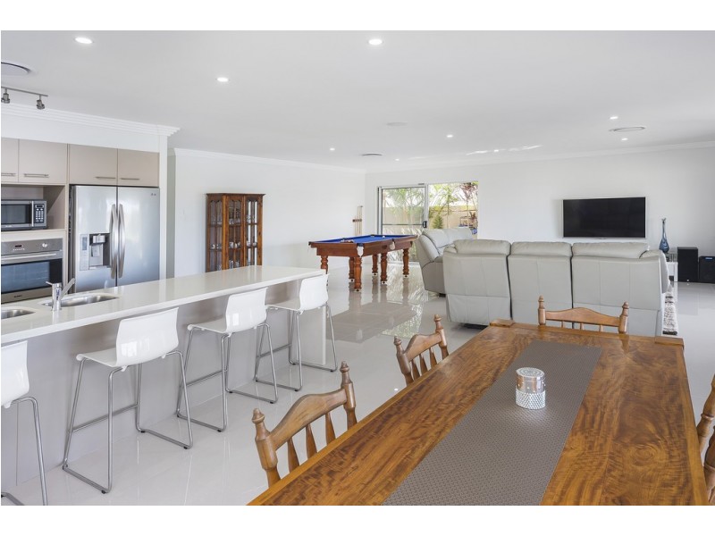 126 The Peninsula, Helensvale QLD 4212