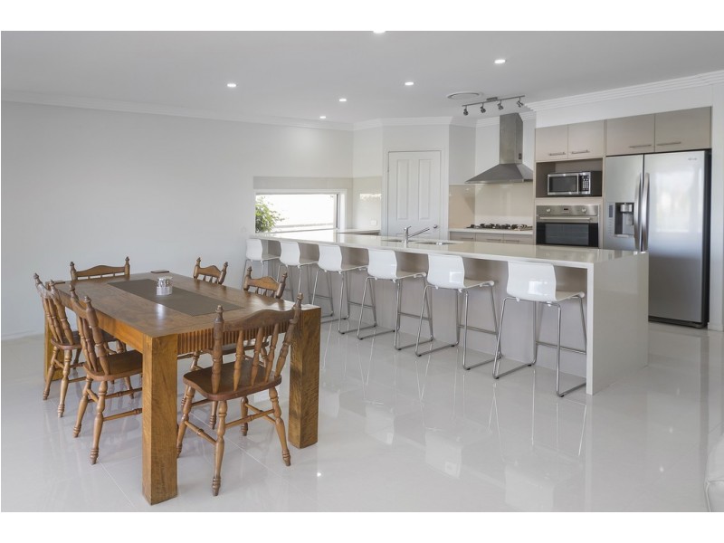 126 The Peninsula, Helensvale QLD 4212