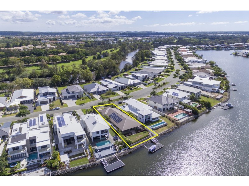 126 The Peninsula, Helensvale QLD 4212