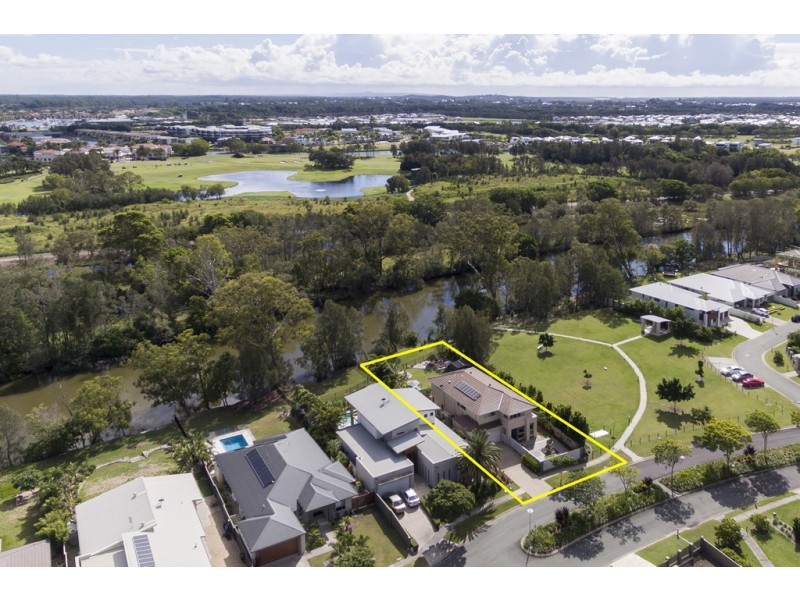 13 The Peninsula, Helensvale QLD 4212