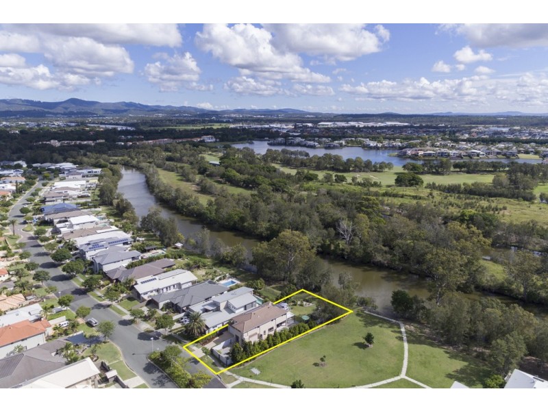 13 The Peninsula, Helensvale QLD 4212