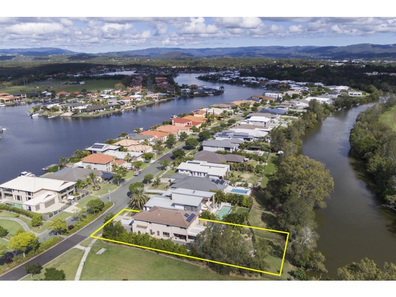 13 The Peninsula, Helensvale QLD 4212