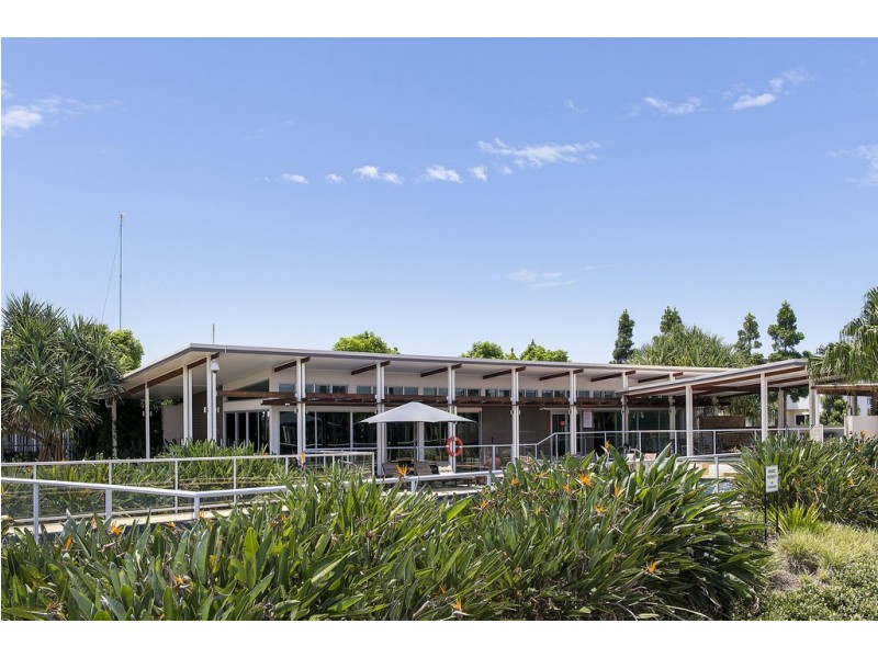 32 Azure Way, Hope Island QLD 4212
