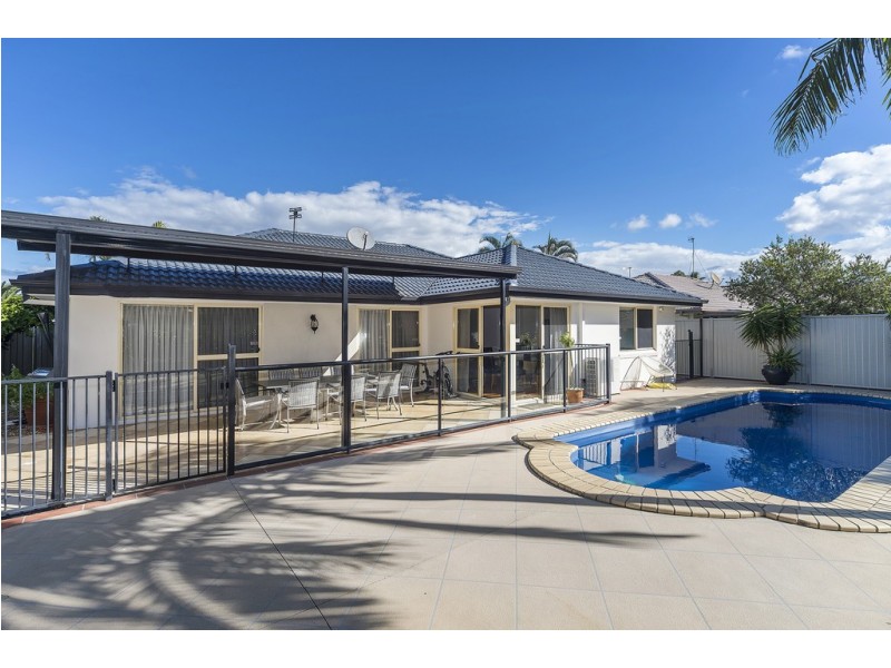 44a Sickle Avenue, Hope Island QLD 4212