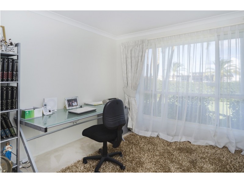 44a Sickle Avenue, Hope Island QLD 4212