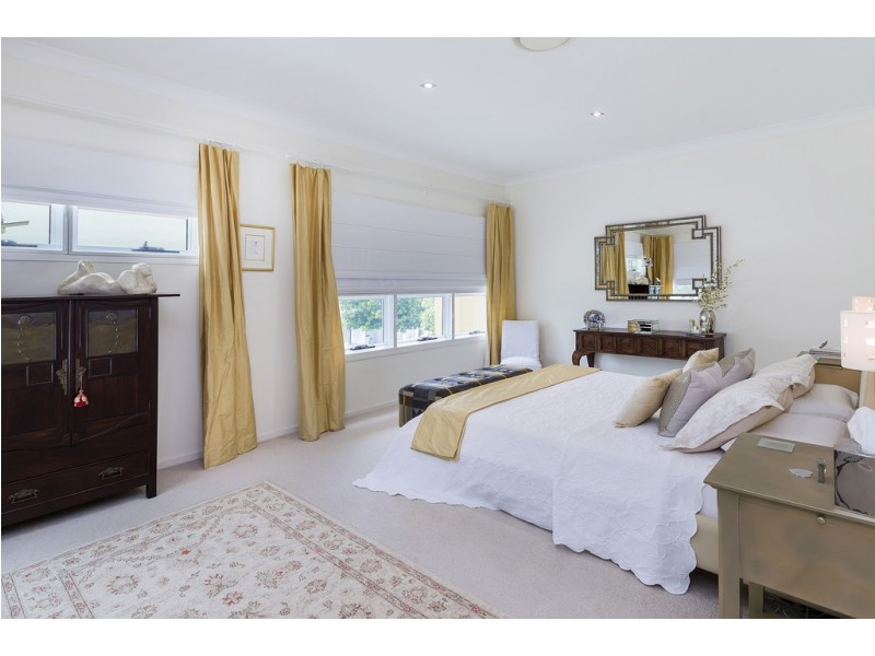 1 Onshore Place, Helensvale QLD 4212