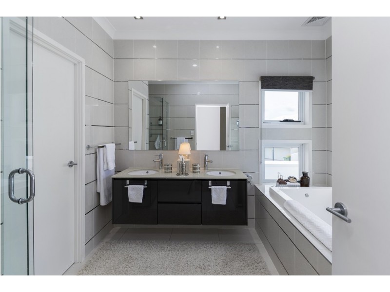 1 Onshore Place, Helensvale QLD 4212