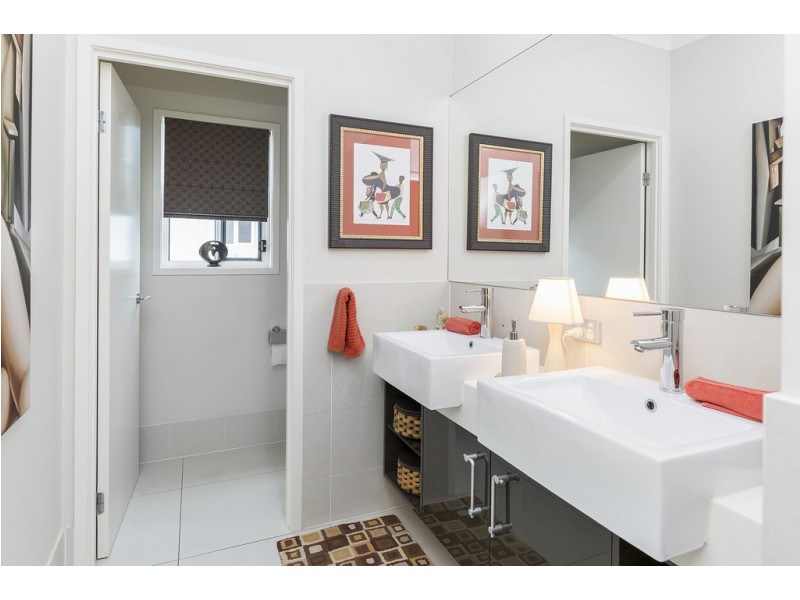 1 Onshore Place, Helensvale QLD 4212