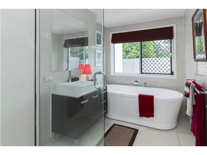 1 Onshore Place, Helensvale QLD 4212