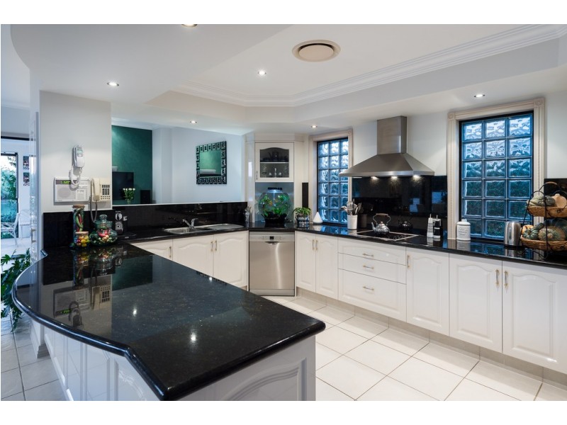 15 Brindabella Close, Coomera Waters QLD 4209