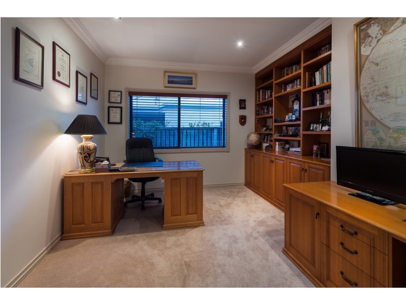 15 Brindabella Close, Coomera Waters QLD 4209