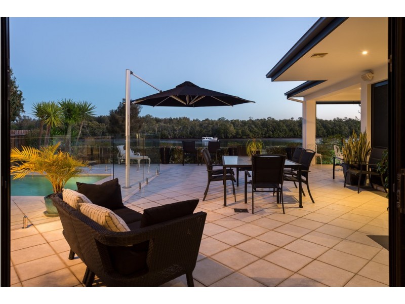 15 Brindabella Close, Coomera Waters QLD 4209