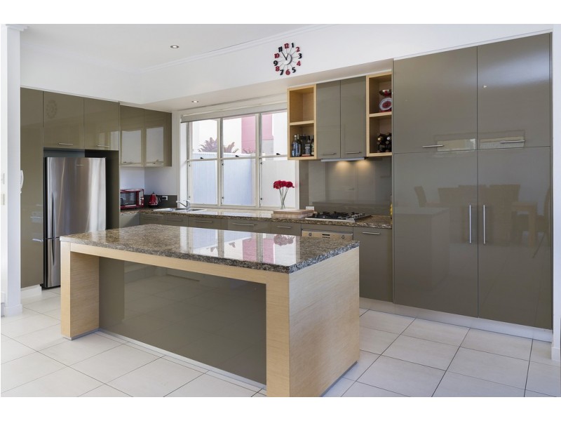 6095 Lugano Drive, Hope Island QLD 4212