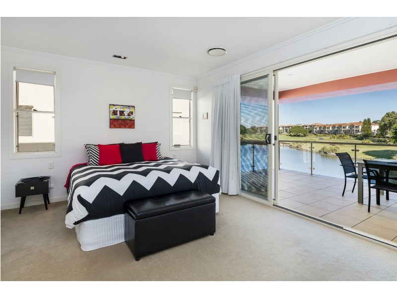 6095 Lugano Drive, Hope Island QLD 4212