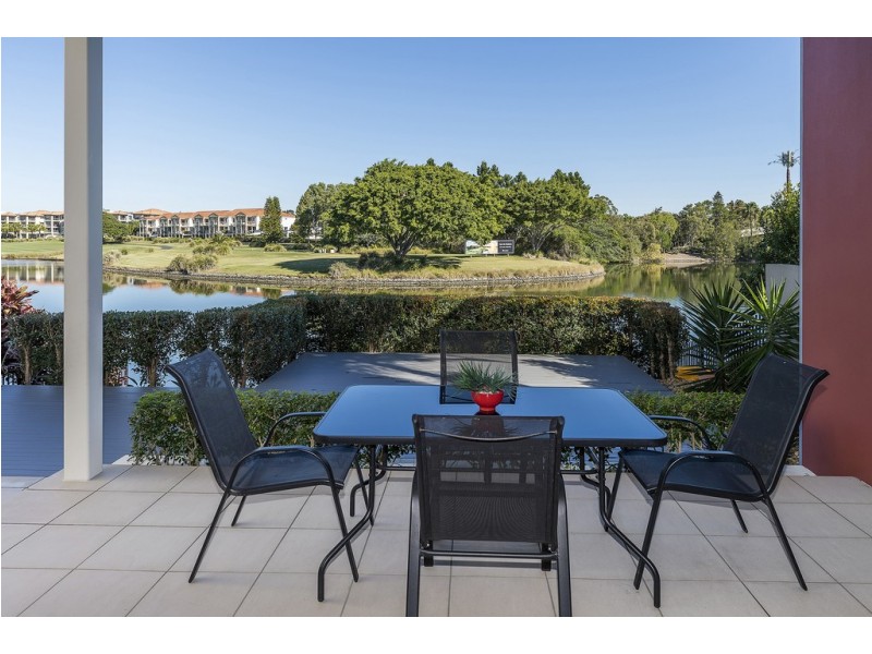 6095 Lugano Drive, Hope Island QLD 4212