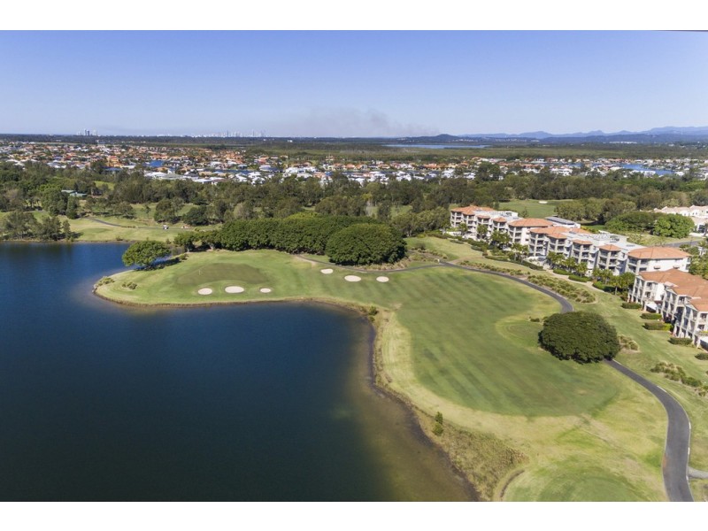 6095 Lugano Drive, Hope Island QLD 4212