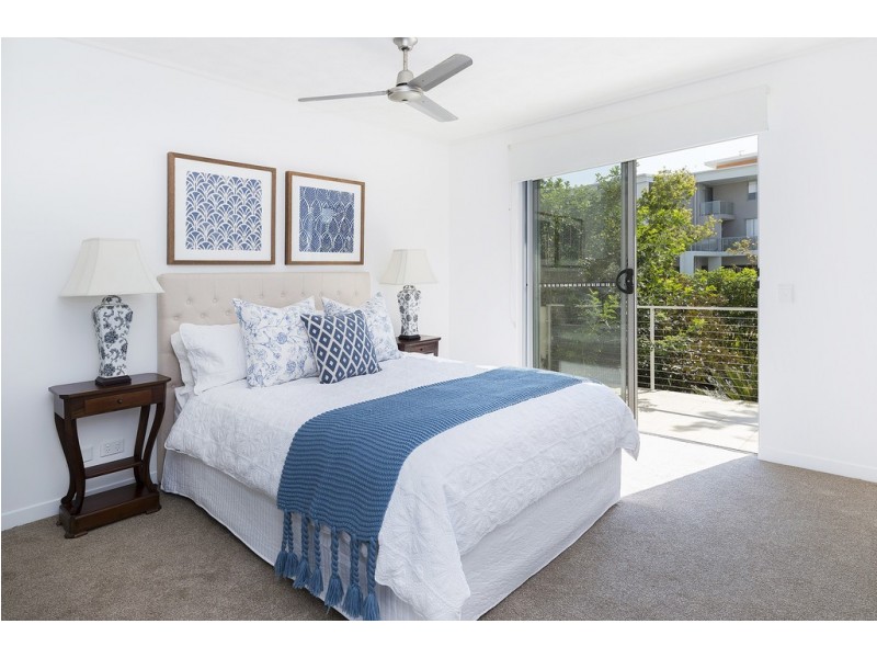 715/64-68 Sickle Avenue, Hope Island QLD 4212