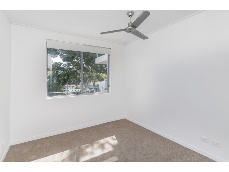 715/64-68 Sickle Avenue, Hope Island QLD 4212