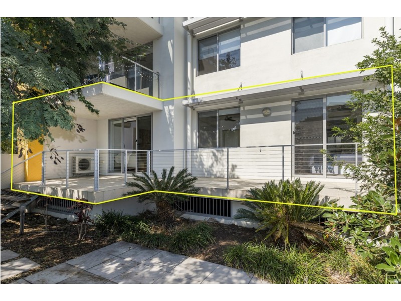 715/64-68 Sickle Avenue, Hope Island QLD 4212