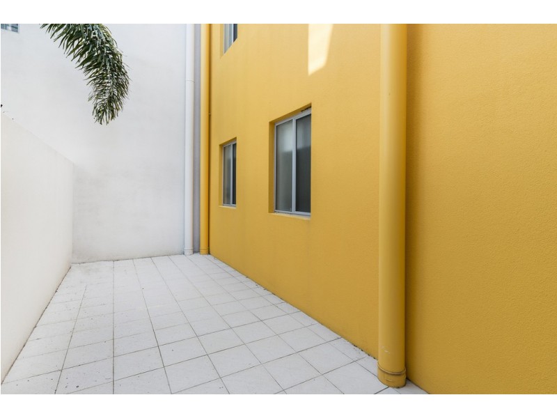 715/64-68 Sickle Avenue, Hope Island QLD 4212