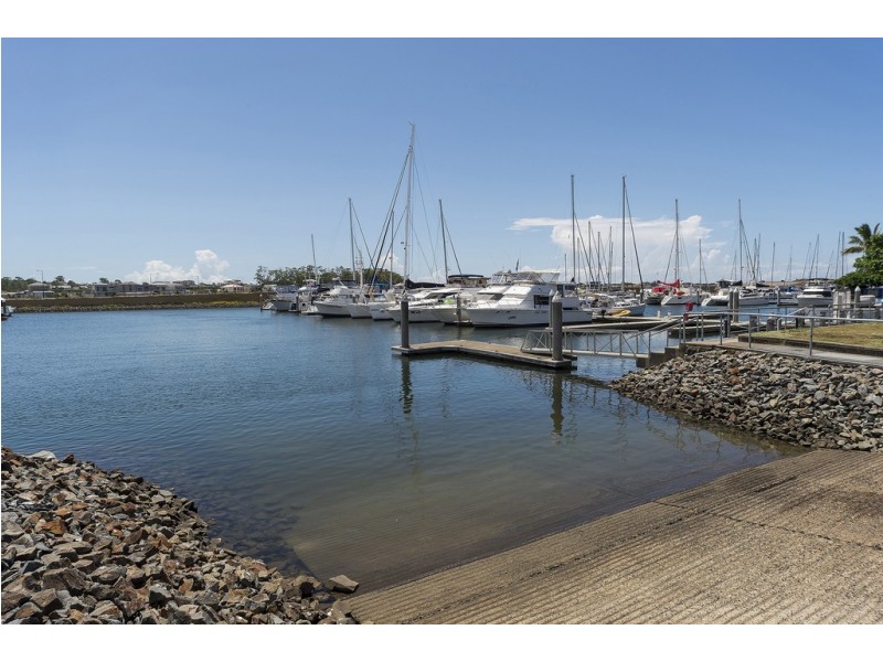 715/64-68 Sickle Avenue, Hope Island QLD 4212