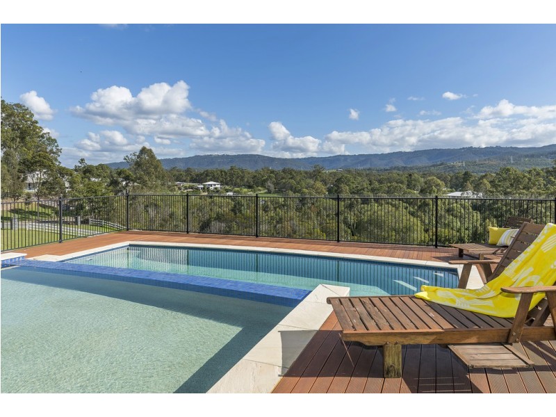 9 Huntington Drive, Maudsland QLD 4210