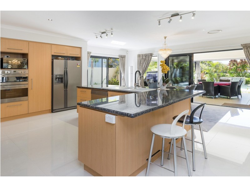 2551 Belmont Court, Hope Island QLD 4212