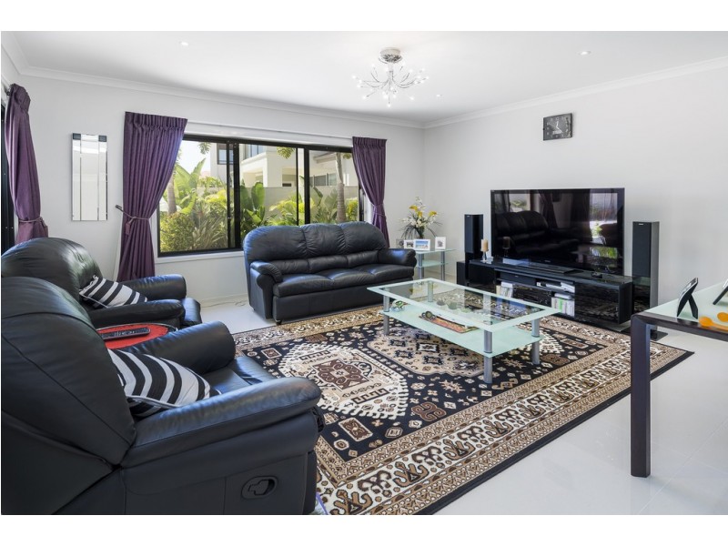 2551 Belmont Court, Hope Island QLD 4212