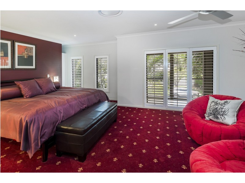 2551 Belmont Court, Hope Island QLD 4212