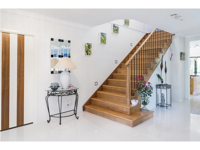 2551 Belmont Court, Hope Island QLD 4212