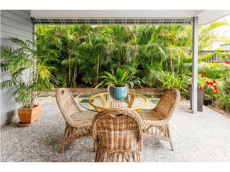 14 Azure Way, Hope Island QLD 4212