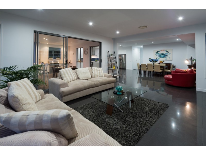 124 The Peninsula, Helensvale QLD 4212