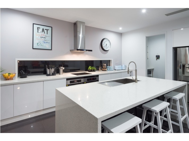 124 The Peninsula, Helensvale QLD 4212