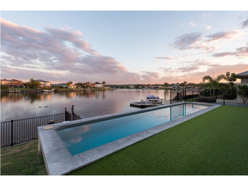 124 The Peninsula, Helensvale QLD 4212