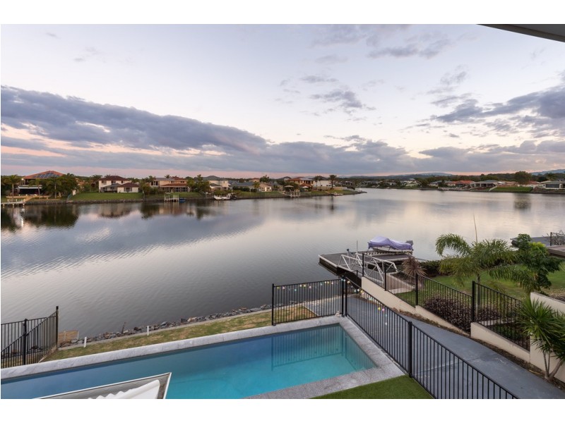 124 The Peninsula, Helensvale QLD 4212