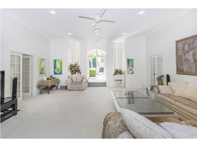 1604 Rosebank Way, Hope Island QLD 4212