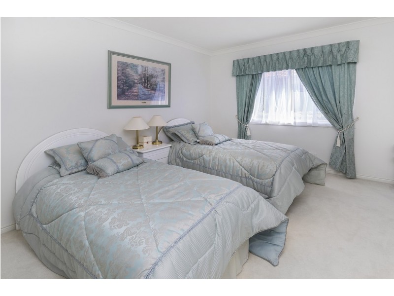 1604 Rosebank Way, Hope Island QLD 4212