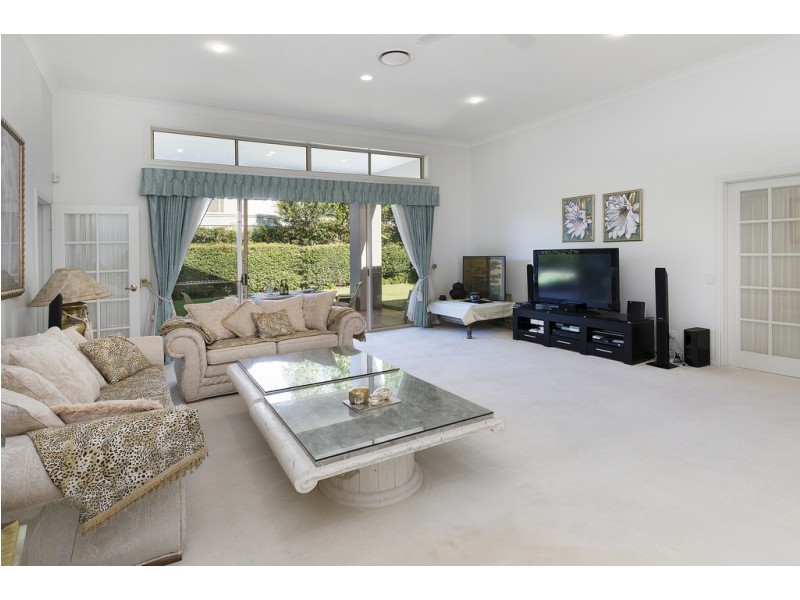 1604 Rosebank Way, Hope Island QLD 4212